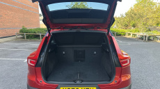 Volvo Xc40 2.0 B4P R DESIGN Pro 5dr AWD Auto Petrol Estate
